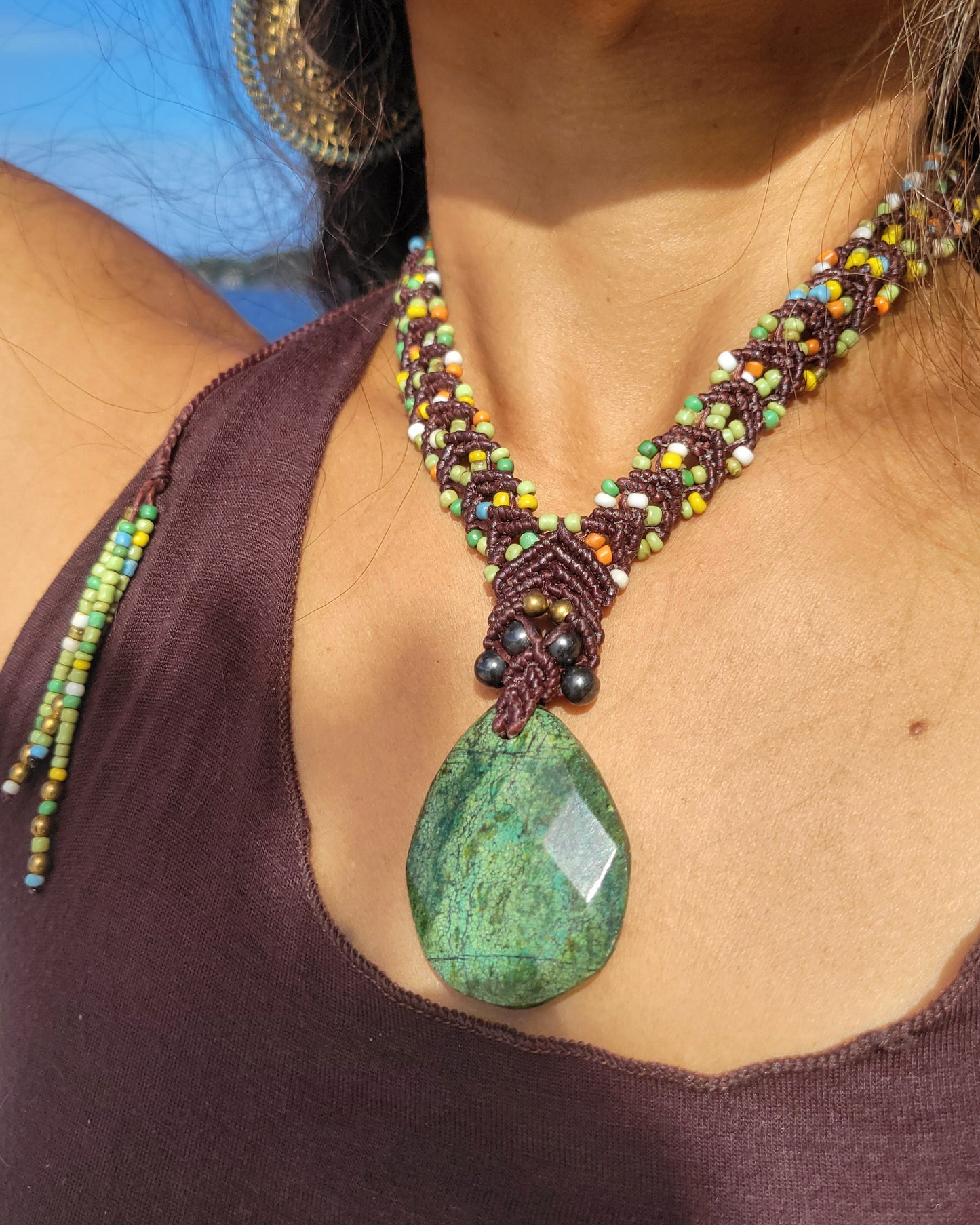 Green Kambaba Jasper Teardrop Pendant Necklace – Antique & Hematite Beads on Brown Macrame Cord
