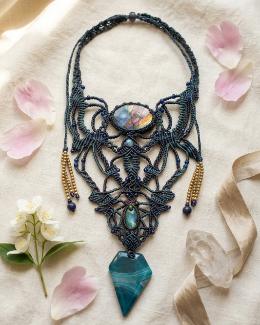 Labradorite & Blue Agate Pendant – The Midnight Fae, featuring a micromacramé design with flowing elements and blue Agate.