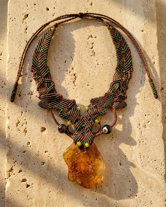Honey Carnelian Agate raw stone choker necklace with micromacramé design and earthy banded agate accents.