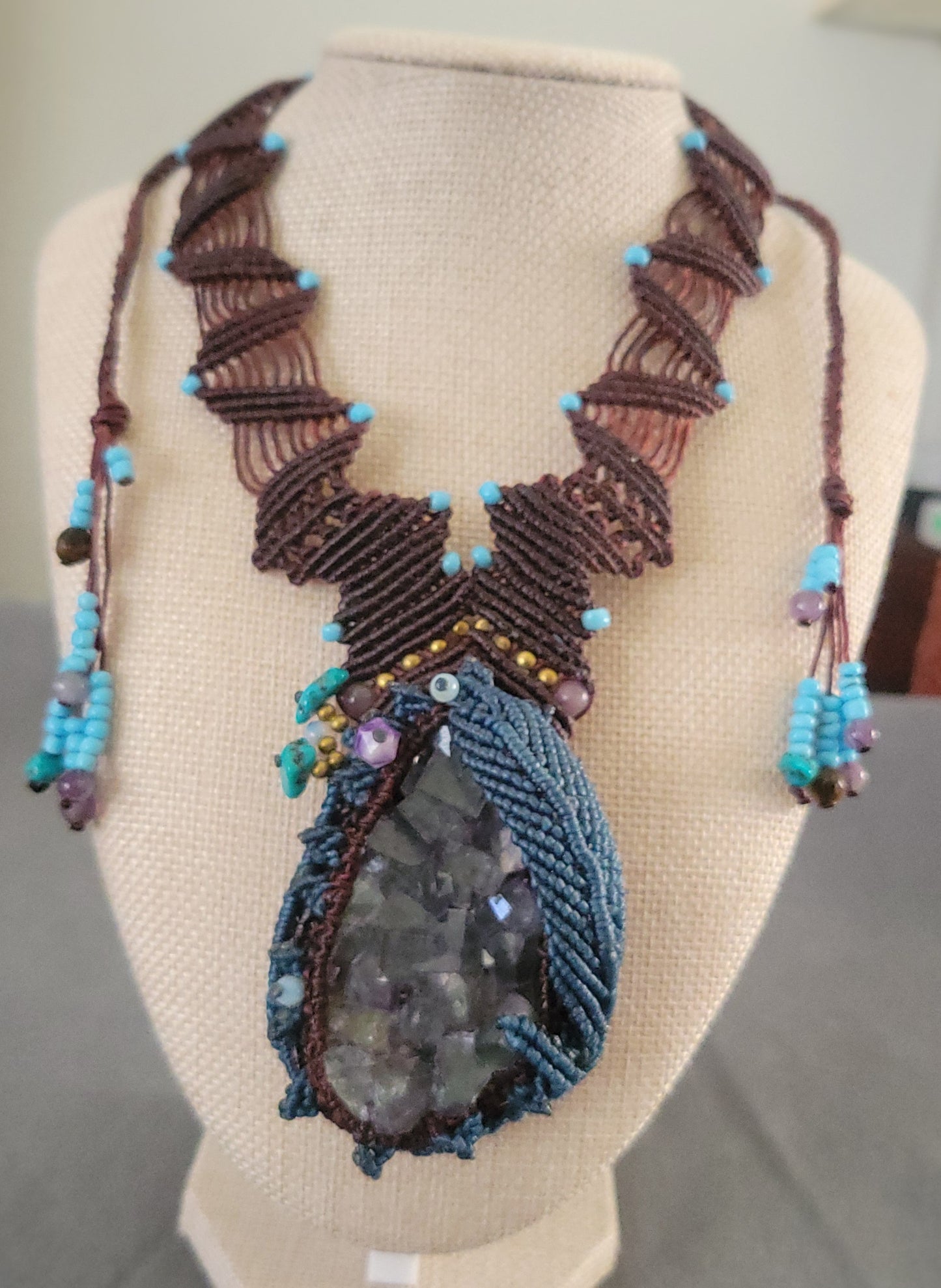 Handcrafted Raw Fluorite Geode Pendant Necklace – Adjustable Brown Geometric Macrame with Antique Stone Beads