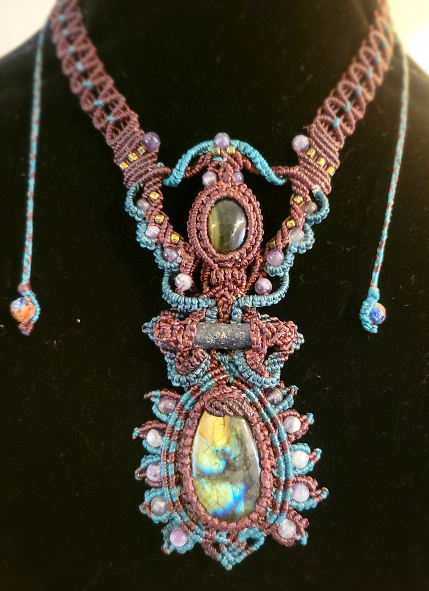 Labradorite Mandala Pendant Necklace – Macramé with Amethyst, Tourmaline & Tiger’s Eye