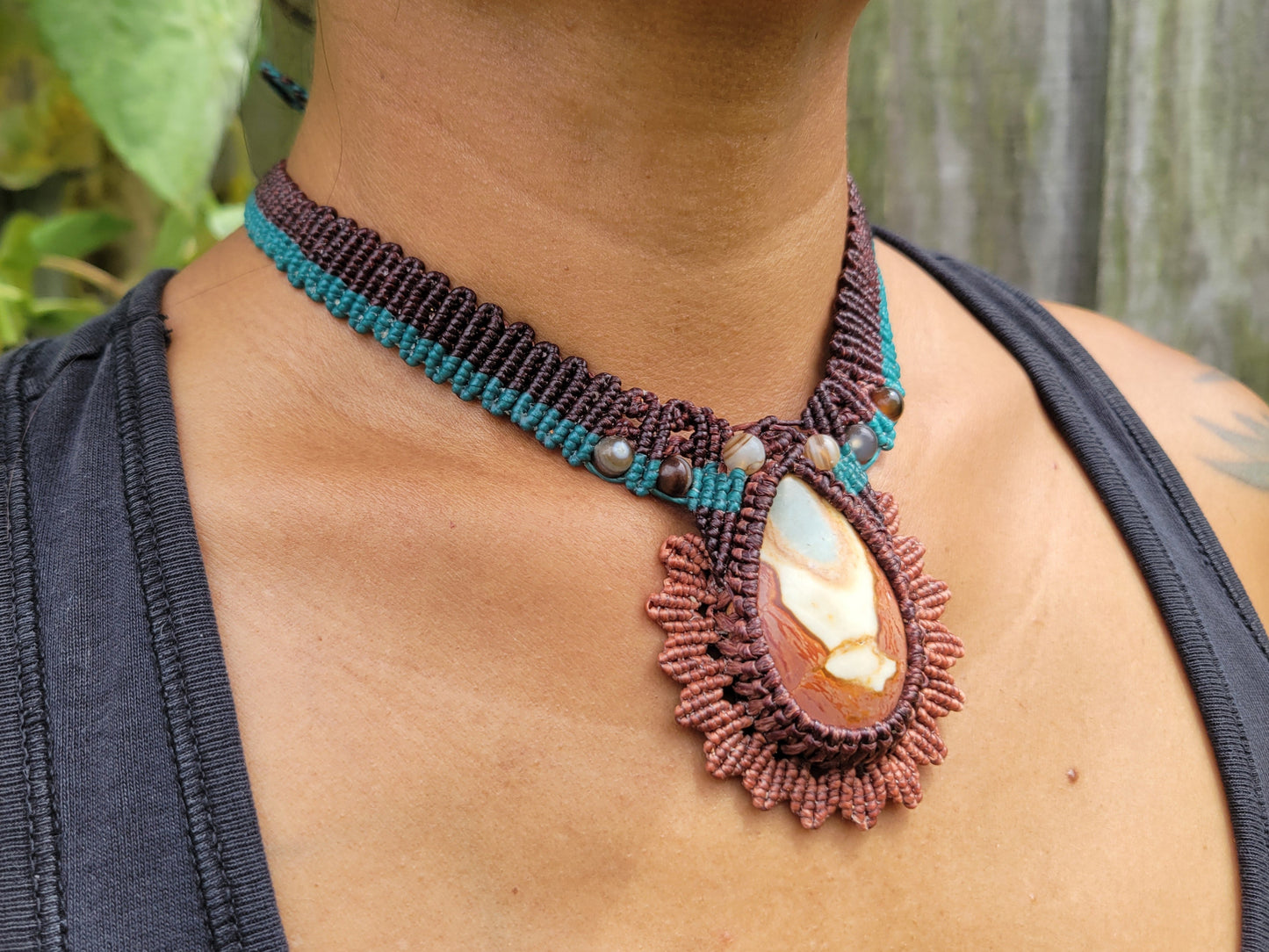Picture Jasper Sunburst Necklace – Boho Earth-Toned Macramé Choker with Stone Beads