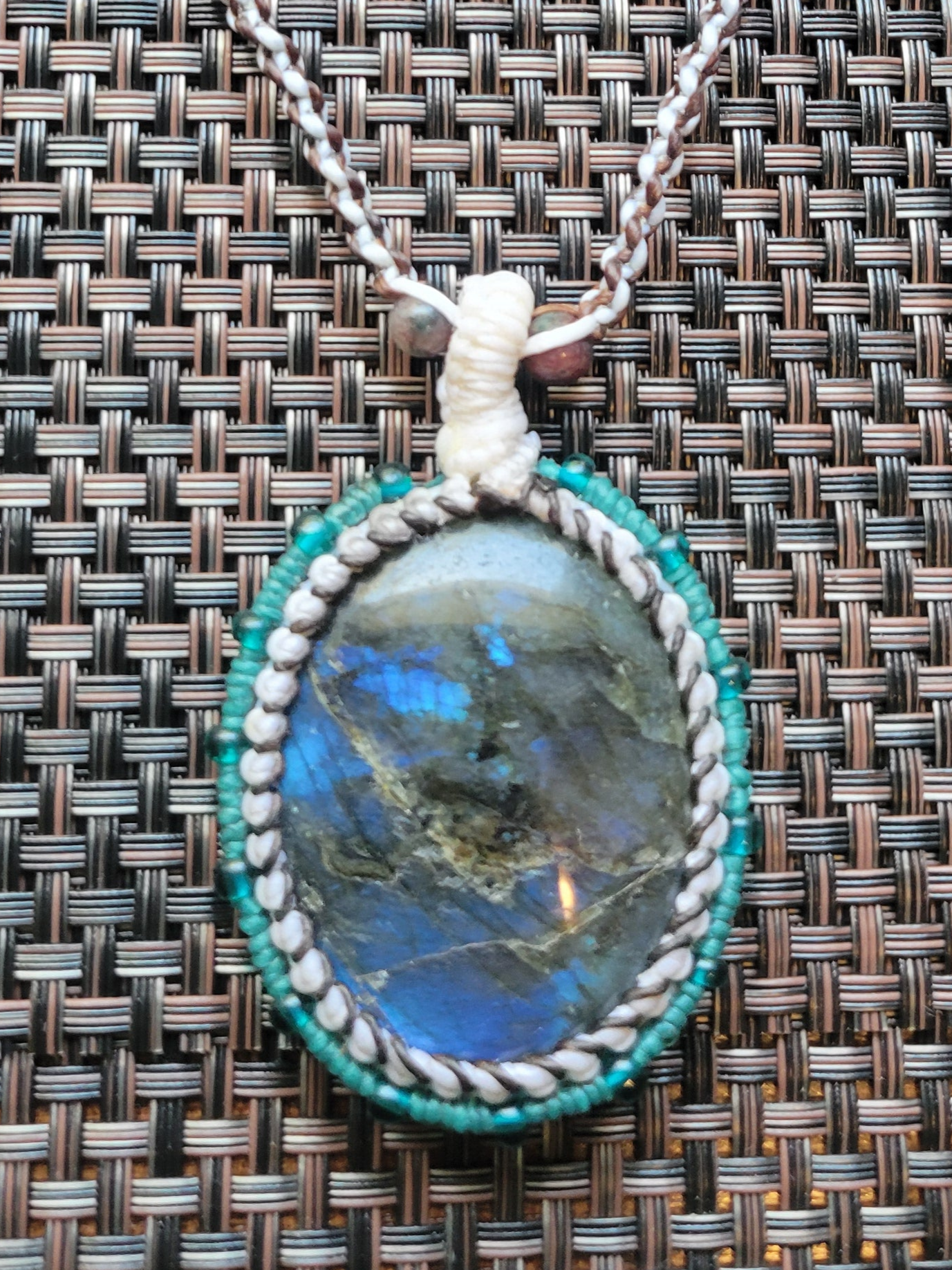 shimmering labradorite pendant