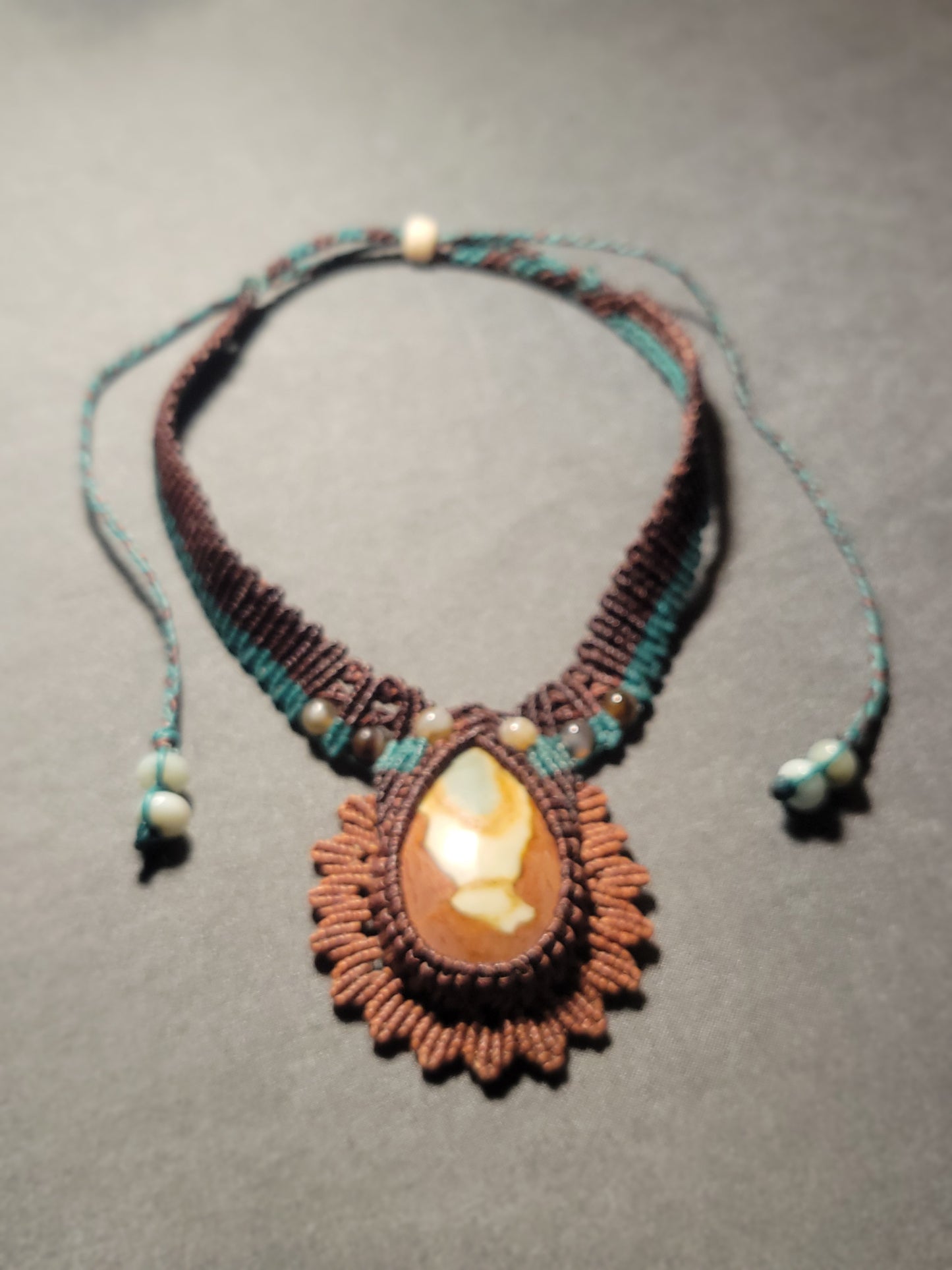 Picture Jasper Sunburst Necklace – Boho Earth-Toned Macramé Choker with Stone Beads