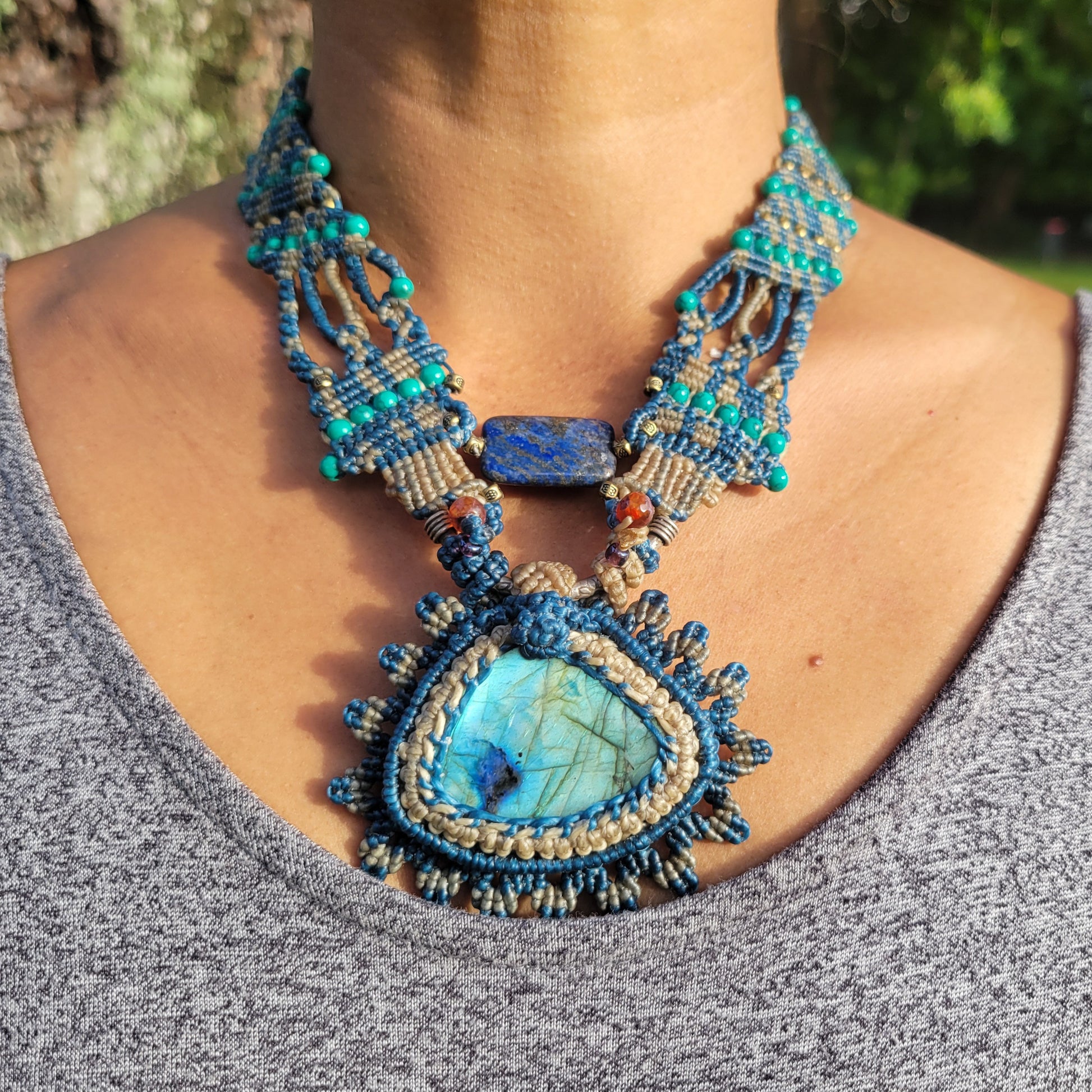 Labradorite and Lapis Lazuli Choker Necklace with macrame wrap