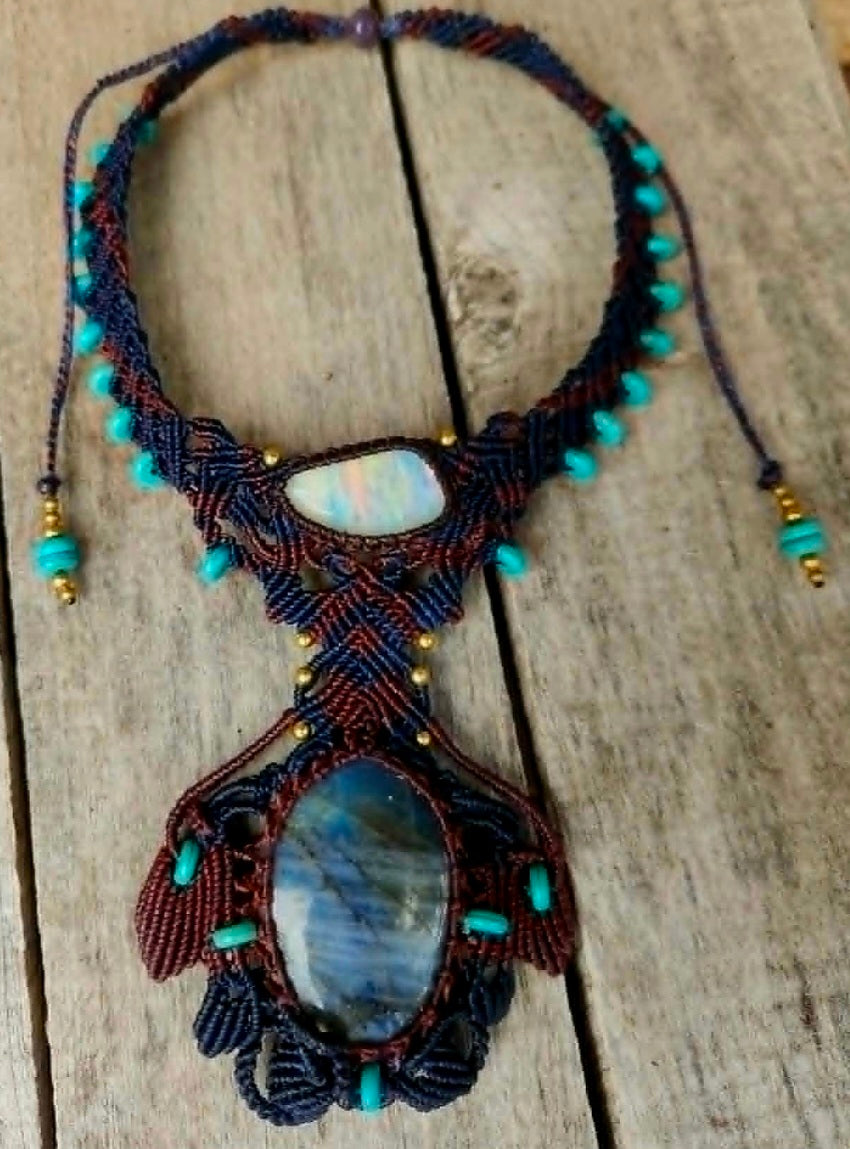 Labradorite Pendant – Desert Moon Rising Choker