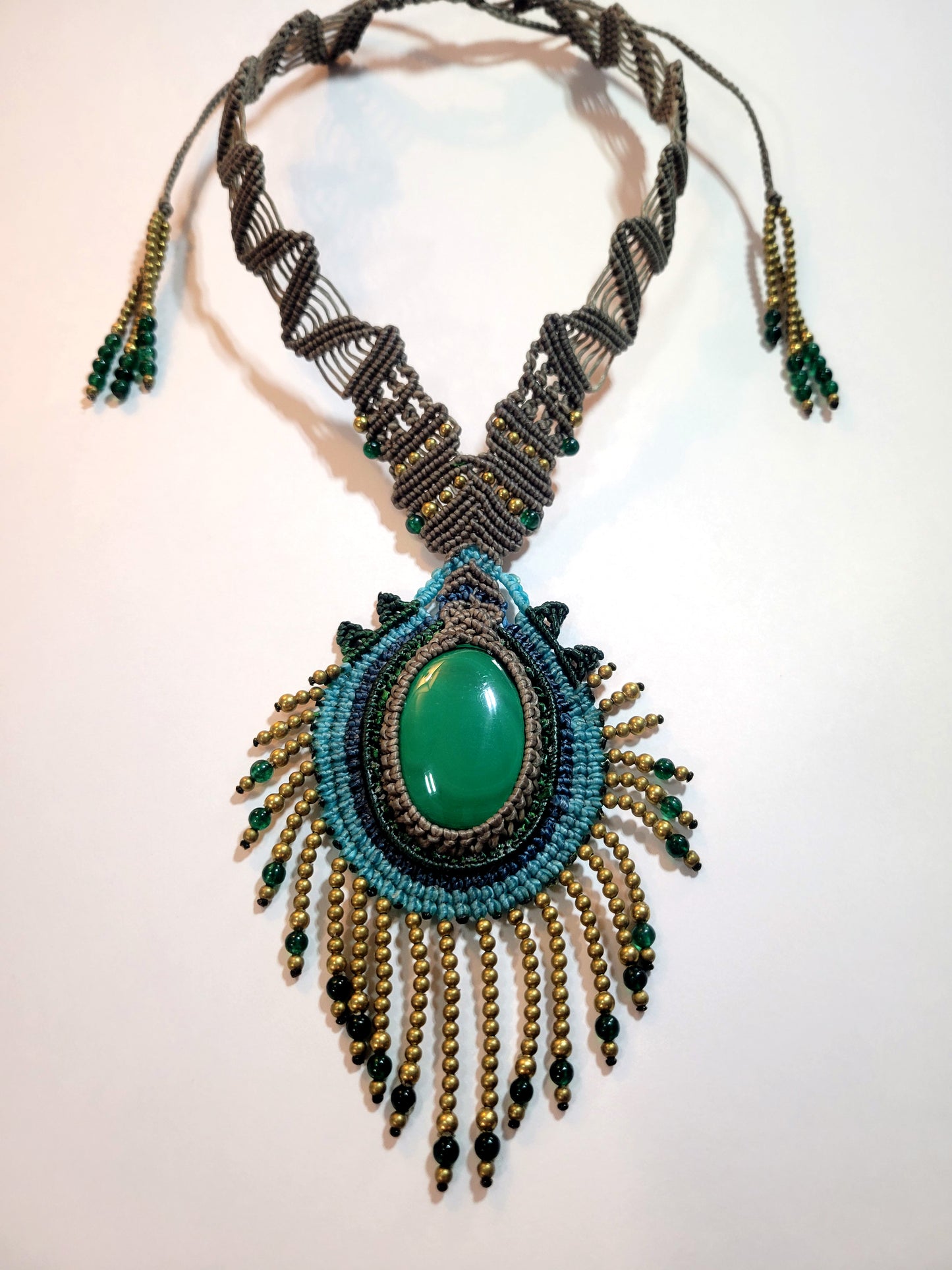 Malachite Peacock Eye Necklace – Ornate Macramé Choker with Brass, Onyx & Agate Beads
