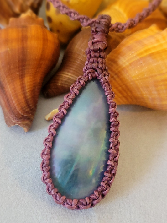 Mother of Pearl Pendant Necklace