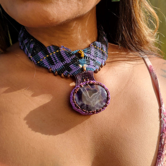 Amethyst Crystal Pendant – Royal Heart Boho Choker Necklace with large natural amethyst crystal and geometric micromacramé design.