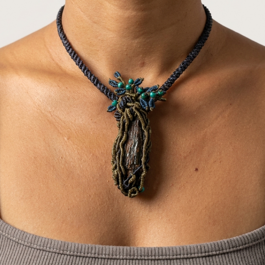 Hematite Necklace – Forest Macramé Choker with Leaf Motif
