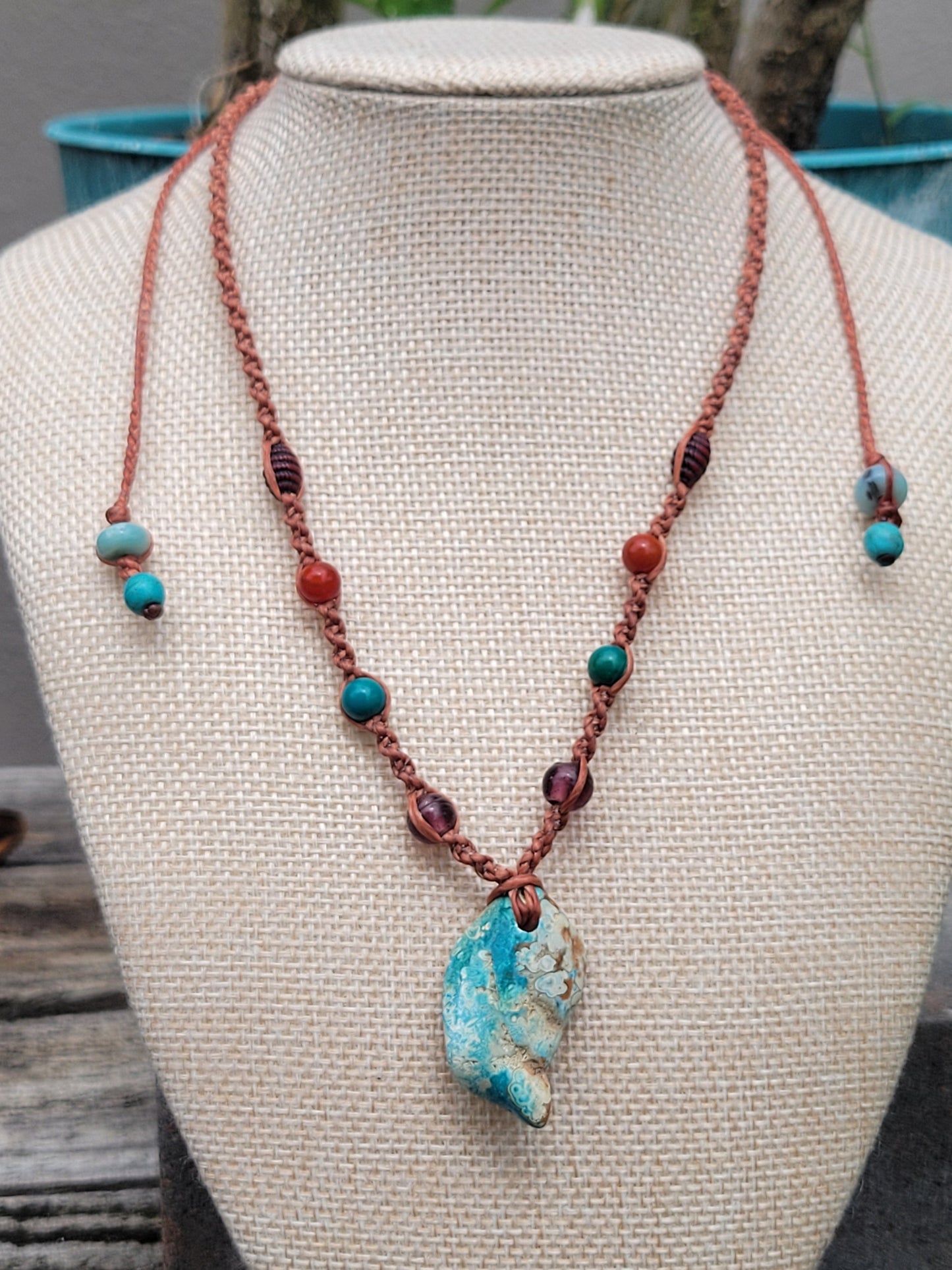 Raw apatite stone pendant necklace