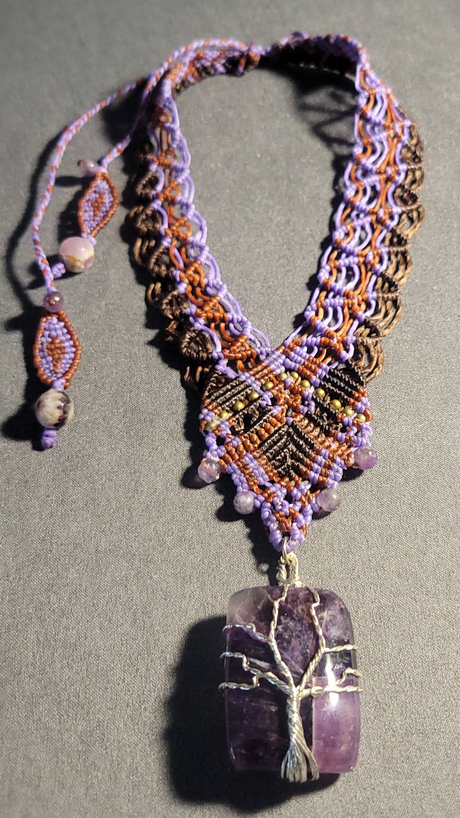 Amethyst Pendant Necklace – Tree of Life Boho Macramé Choker featuring a square amethyst stone and intricate macramé design.
