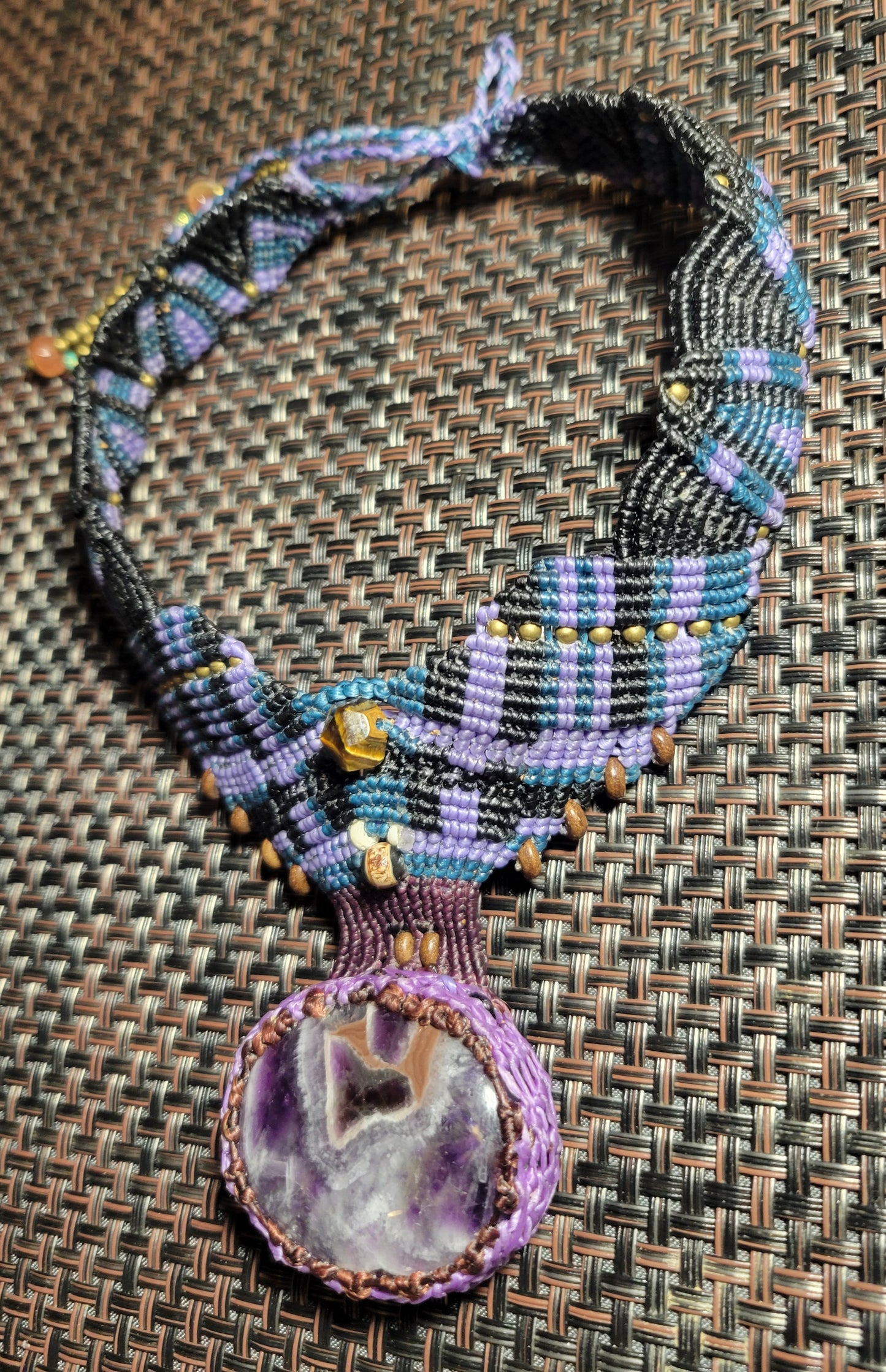 Amethyst Crystal Pendant – Royal Heart Boho Choker Necklace featuring a large natural amethyst crystal and geometric micromacramé design.