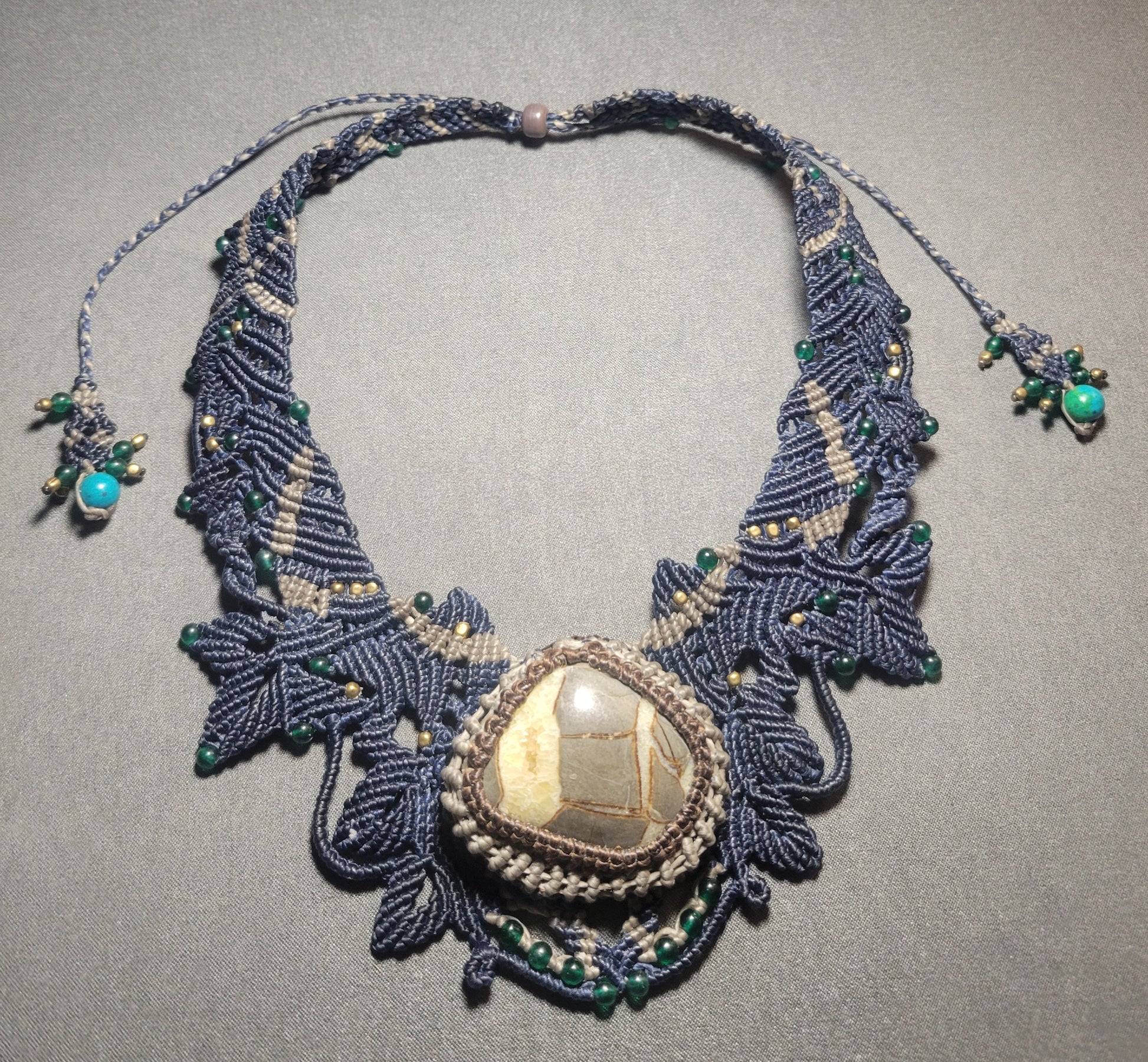 Adjustable macramé choker with Dragon Stone pendant