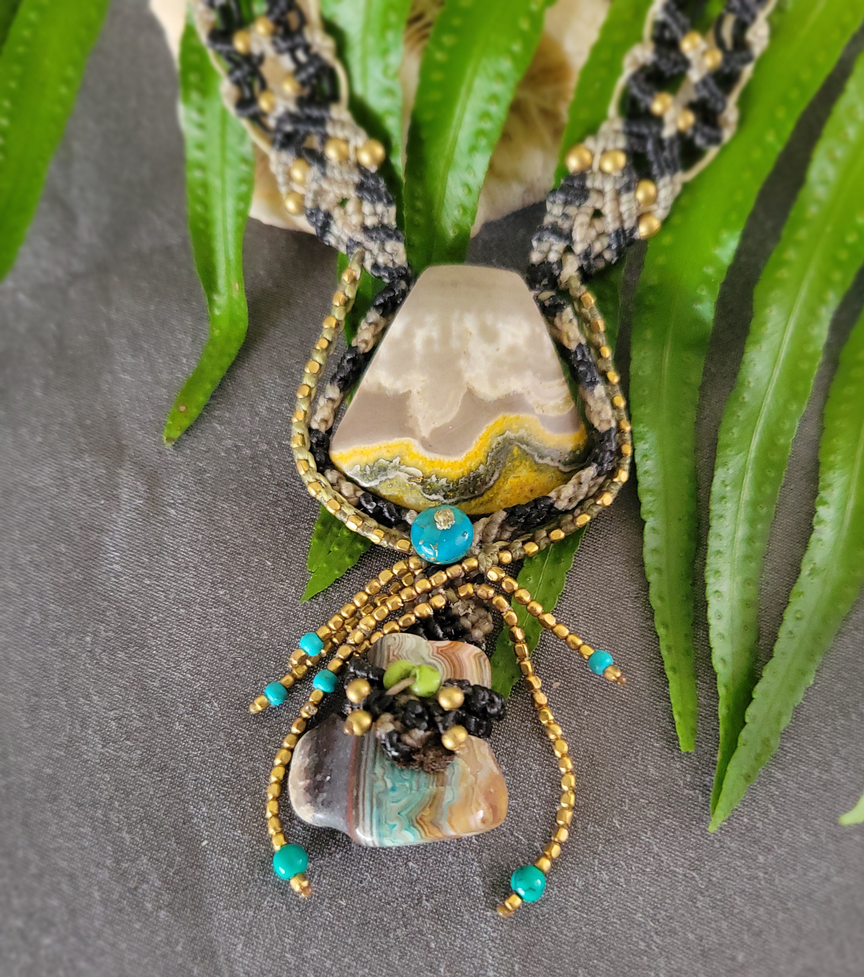 Amazing jewelry様 Bumblebee Jasper Necklace – Desert Hive Spirit Choker – Himmapan