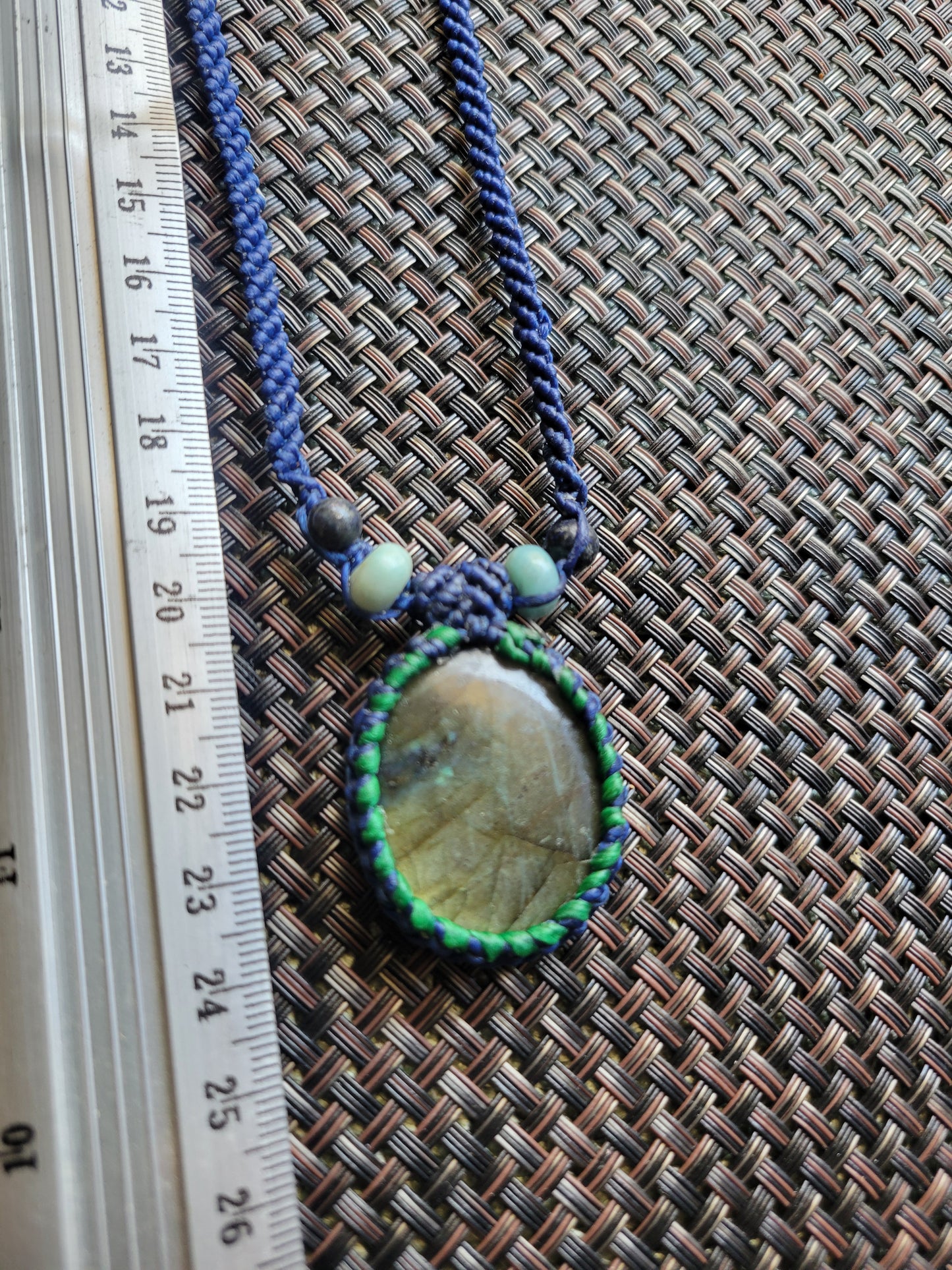 Labradorite Macramé Pendant Necklace – Handcrafted Oval Stone with Blue-Green Cord