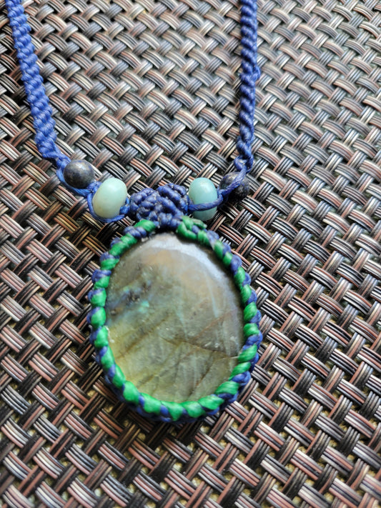 Labradorite macrame necklace