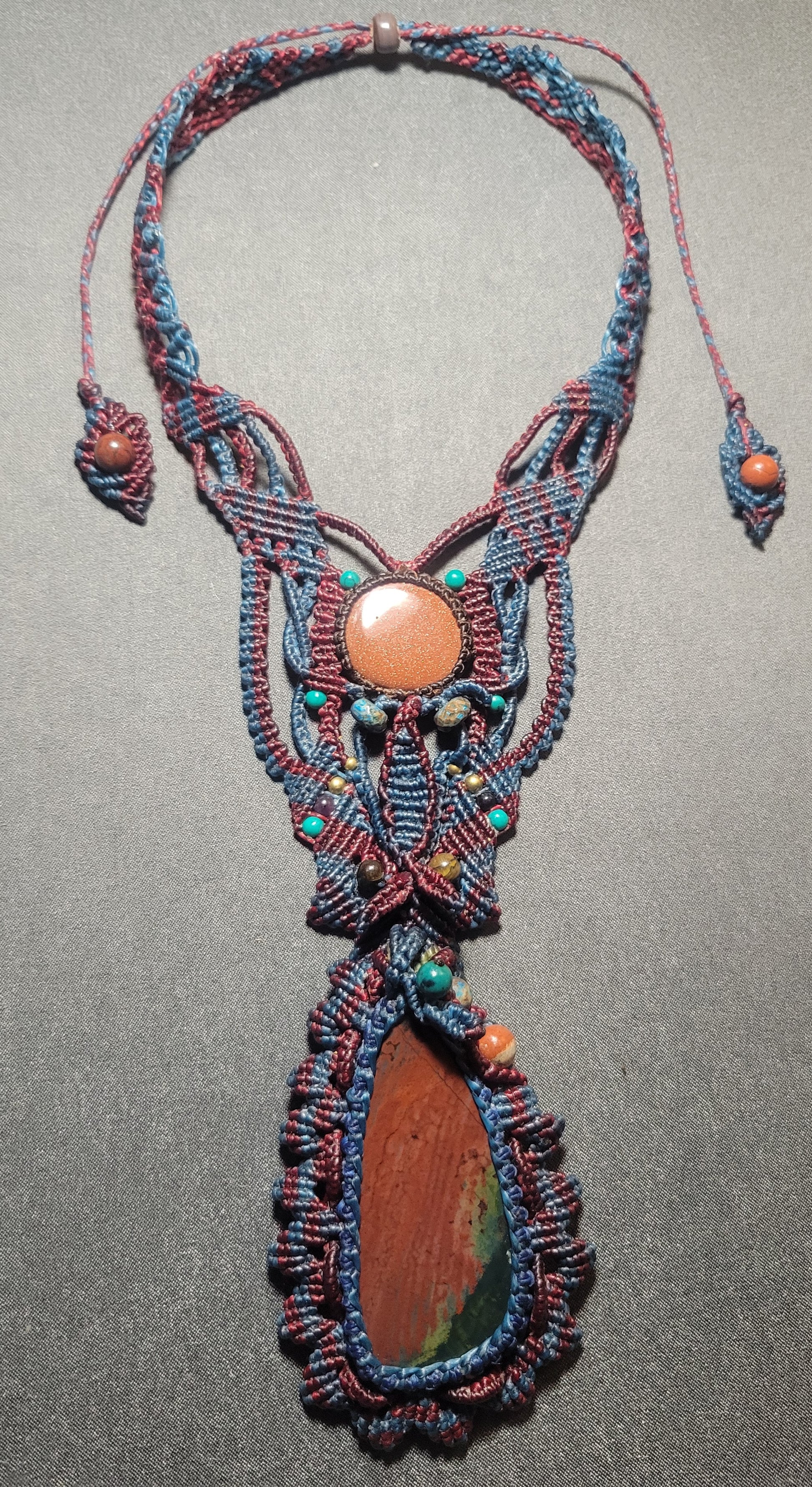 Adjustable macramé choker with bold, earthy elegance