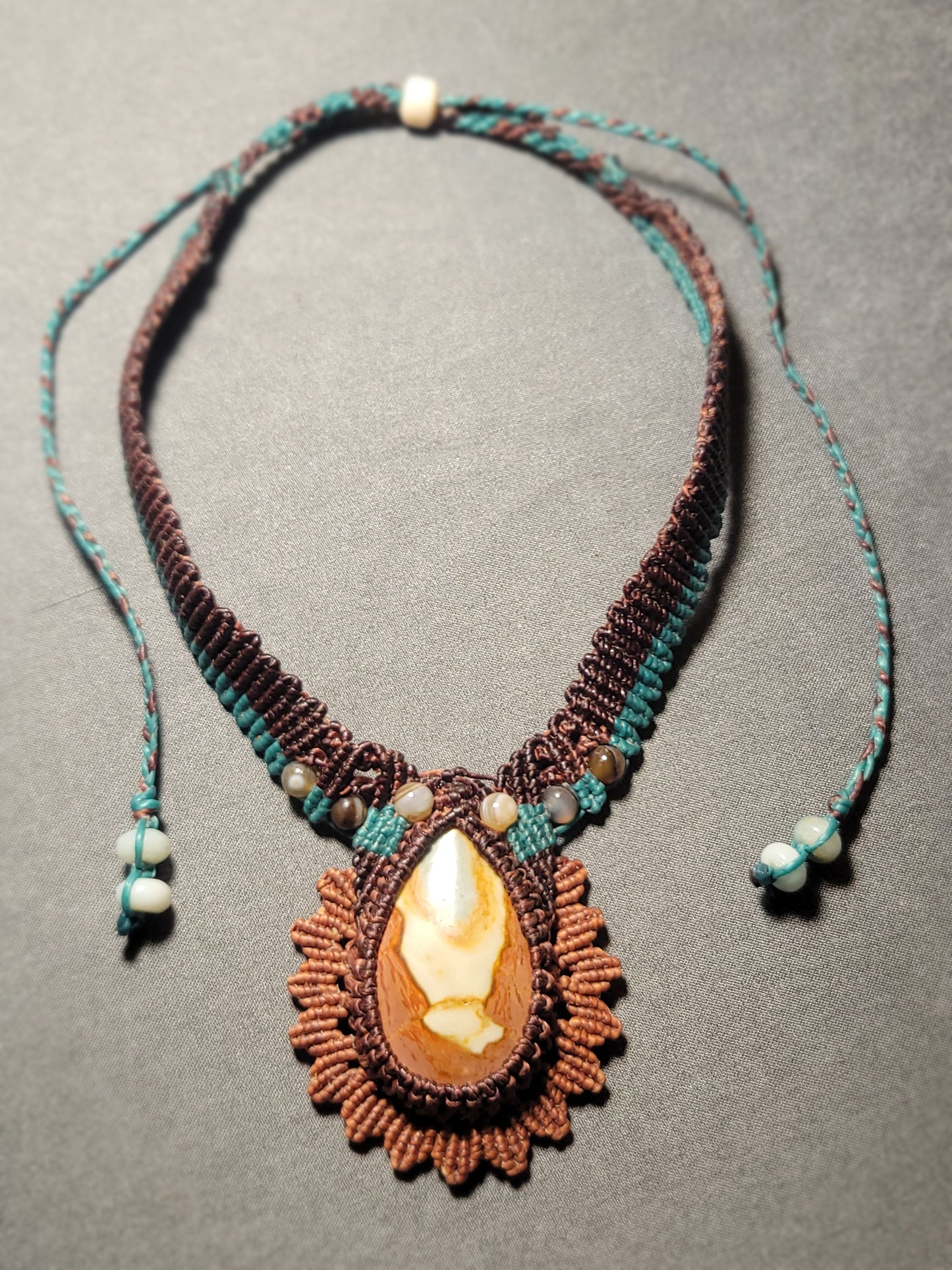 Picture Jasper Sunburst Necklace – Boho Earth-Toned Macramé Choker with Stone Beads