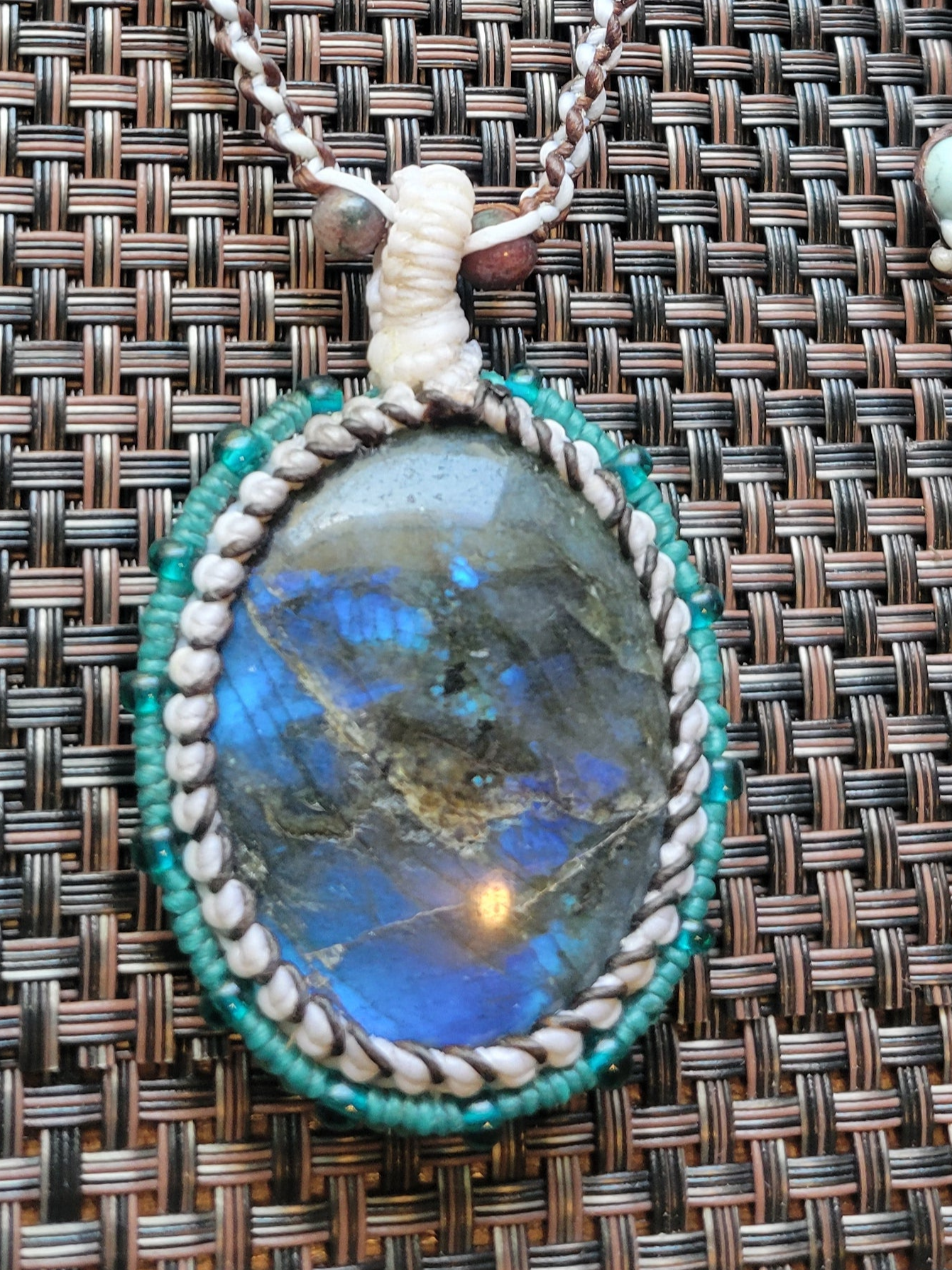 shimmering labradorite pendant