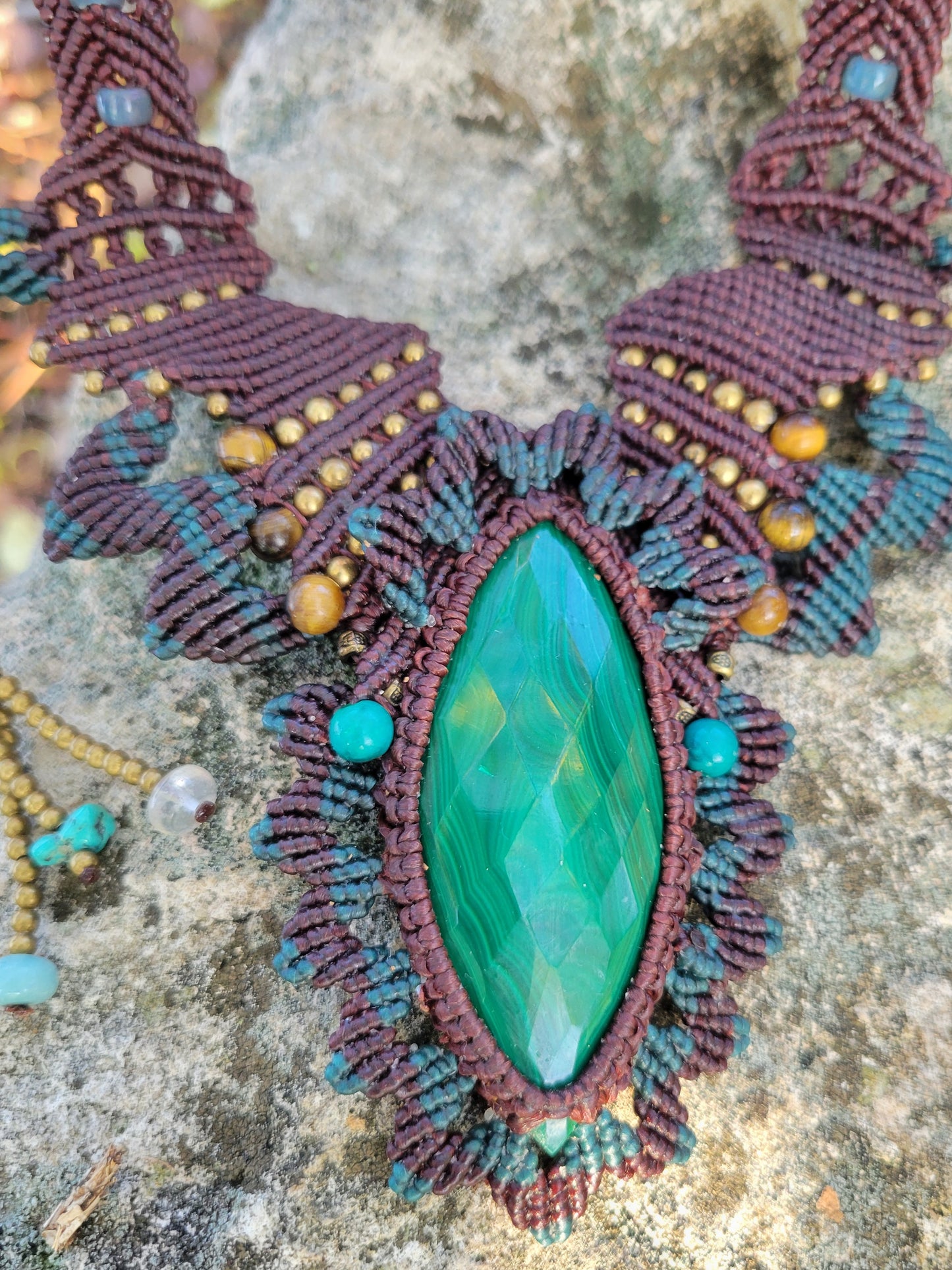 Elegant Malachite Pendant Necklace – Faceted Gemstone with Tiger Eye and Brass Beads